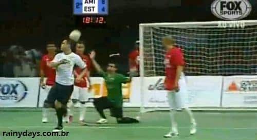 Falcão Faz Gol Incrível no Amistoso Futsal Fest 2012