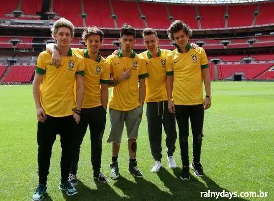 One Direction com a Camisa da Seleção Brasileira