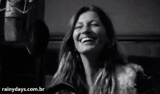 Gisele Bundchen cantando All Day & All Of The Night