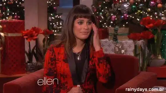 Lea Michele no programa da Ellen falando sobre Cory e cantando