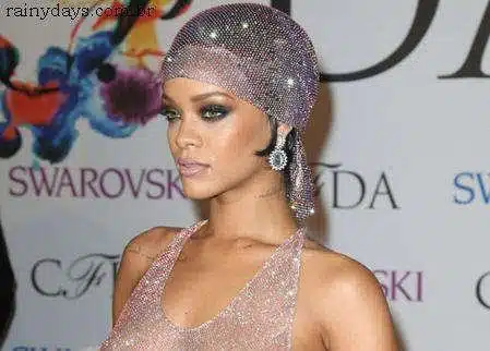 Rihanna nua no CFDA Awards, fotos