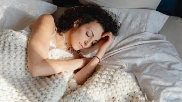 Dormir pouco engorda ou emagrece?