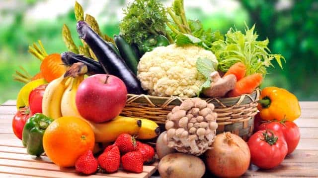 Como selecionar e preparar frutas e vegetais