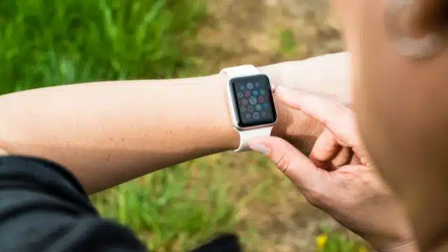 Como ejetar água do Apple Watch