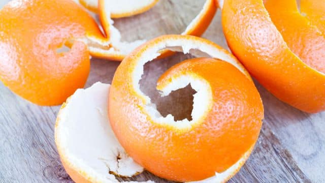 Como reaproveitar a casca da laranja