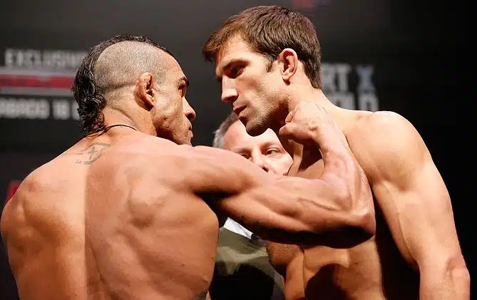 Vitor Belfort Acerta Luke Rockhold Com Spinning Kick No UFC On FX 8